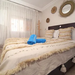 Waves Hunter Surf House Bed & Breakfast Agadir